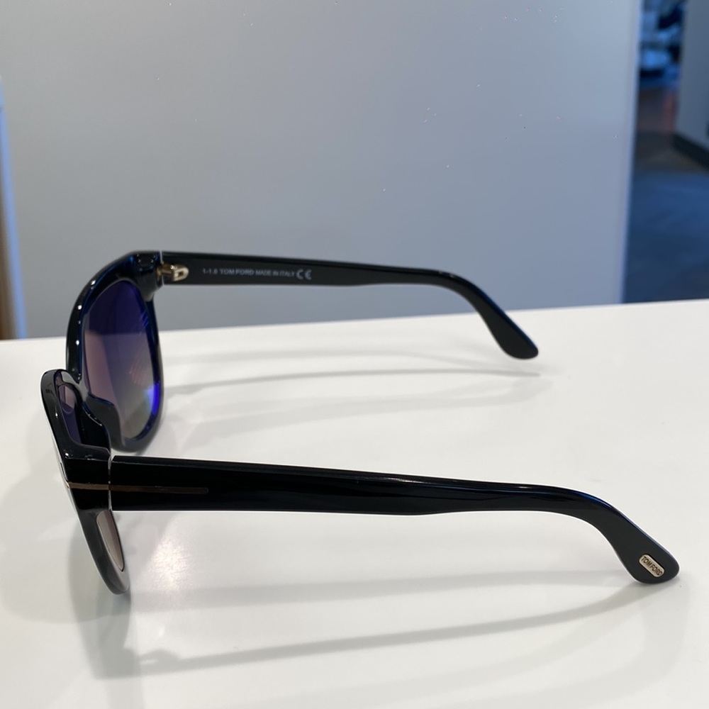 TomFord Sunglasses Polarized - Picture 5 of 11